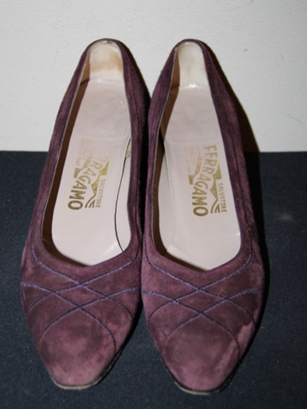 Salvatore Ferragamo Suede Burgundy Wine Low Heel Pumps Italy Size 8 AAAA